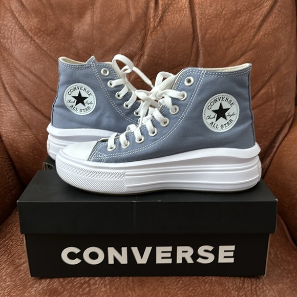 New size 7 women’s converse. - Picture 2 of 4